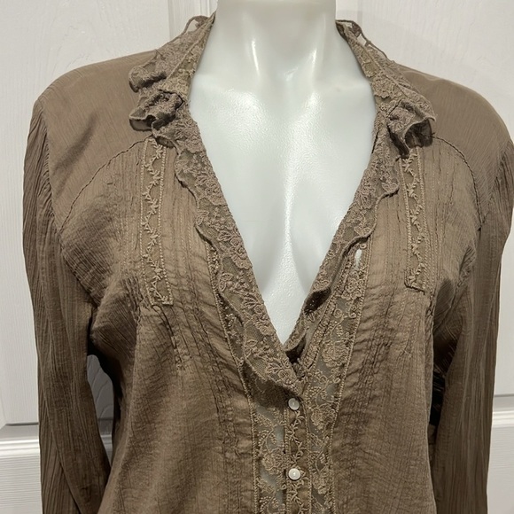 Free People Clemence taupe lace trim long sleeve button down boho shirt  Medium - Picture 4 of 9